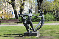 Скульптура в Центральном парке (Рига, Латвия, 2014)