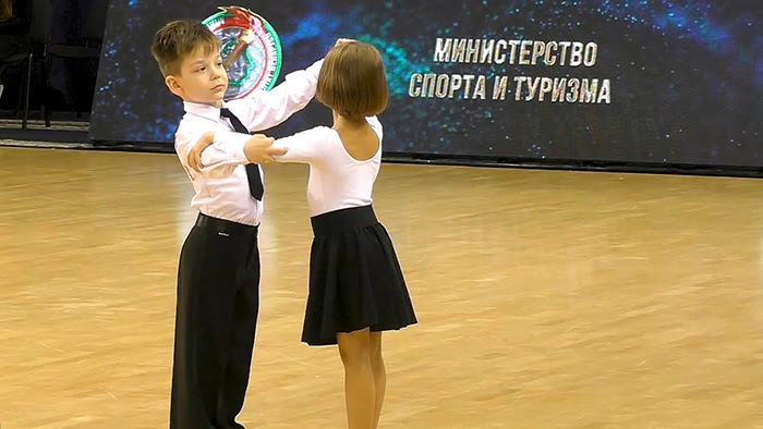 Школа танца (до 8 лет) Шт класс: медленный вальс, ча-ча-ча | Kinezis Cup 2022 (Минск) бальные танцы