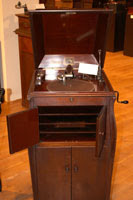 Патефон His Master′s Voice (model 170) (Англия, 1920-е)